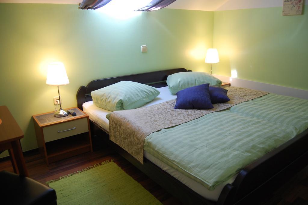 פטוי Rooms Hisa Divino מראה חיצוני תמונה