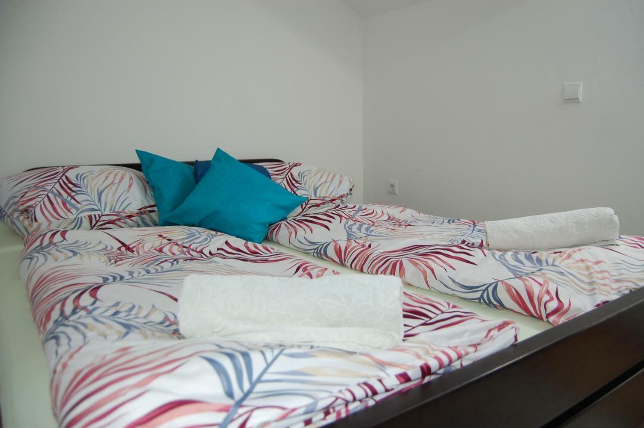 פטוי Rooms Hisa Divino מראה חיצוני תמונה